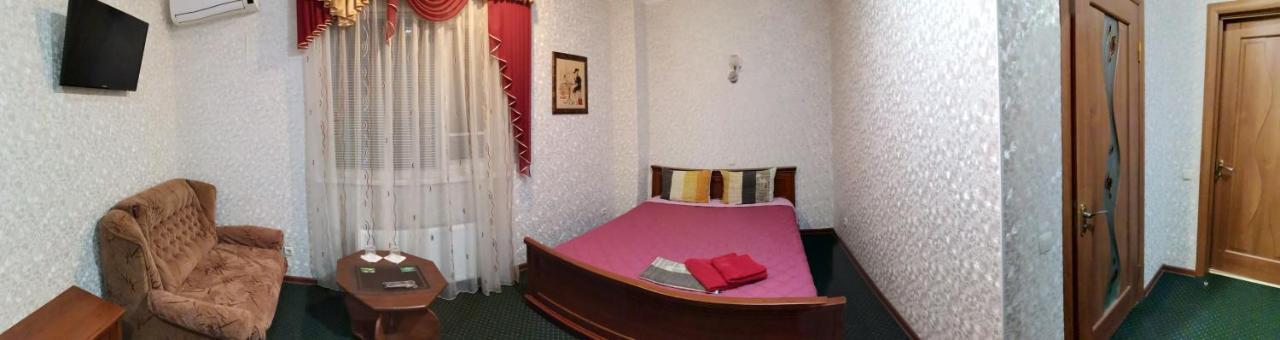 Atrium Hotel Melitopolʼ Extérieur photo